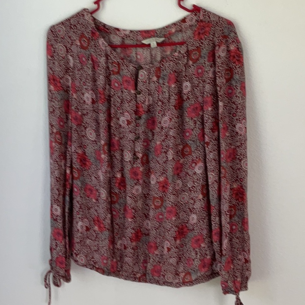 Lucky Brand women’s size M top.